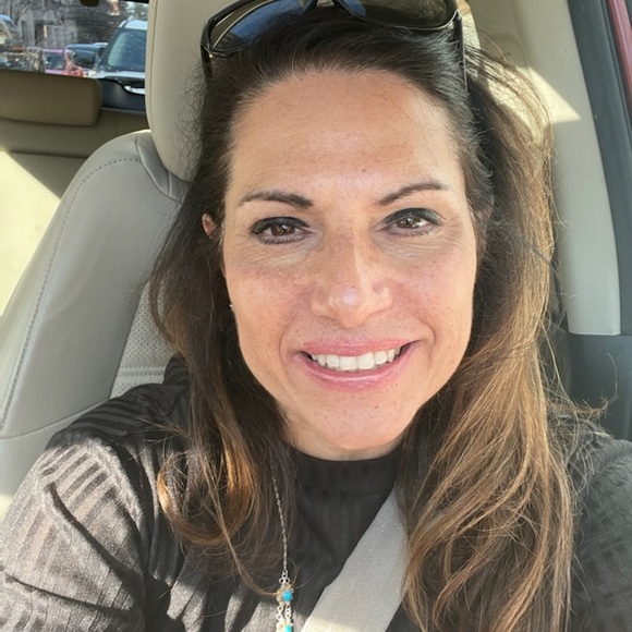 Meet your Posher, Joy - Picture 3 of 4